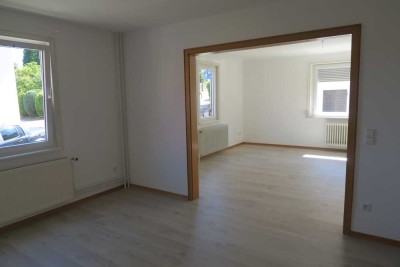 Schöne, große und helle 4,5-Zimmer-Wohnung mit Einbauküche und Garten in Dobel