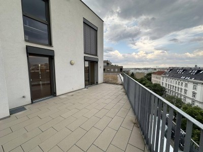 SKYLINEBLICK - DACHGESCHOSSWOHNUNG MIT TERRASSE UND LOGGIA - NÄHE U3