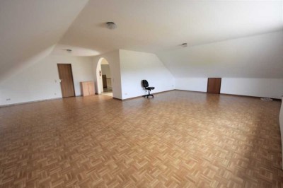 Freundliche 4-Zimmer-Dachgeschosswohnung in Ramstein-Miesenbach