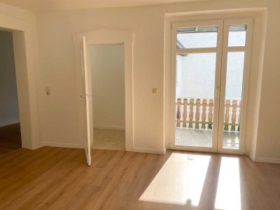 Top-Investition: Großzügiges Mehrfamilienhaus mit Chancen in Auerbach!