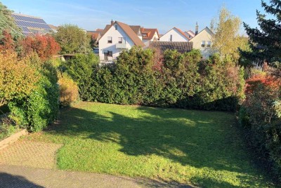 Wohnen im Grünen. Helle, freundliche 2-Zi.-Whg. mit Balkon in Stutensee-Bl. Provisionsfrei!