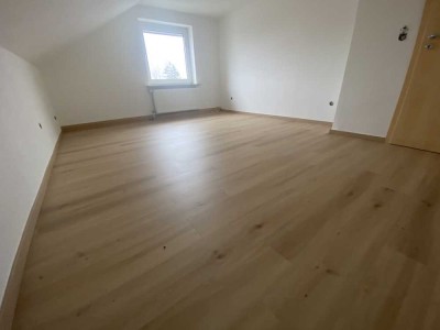 Geschmackvolle 2-Zimmer-DG-Wohnung in Neufahrn