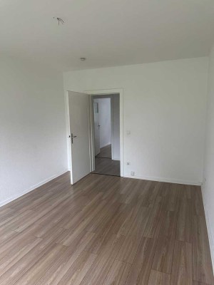 Renovierte 3 ZKB im EG in absoluter FH Nähe mit Balkon sucht neuen Mieter