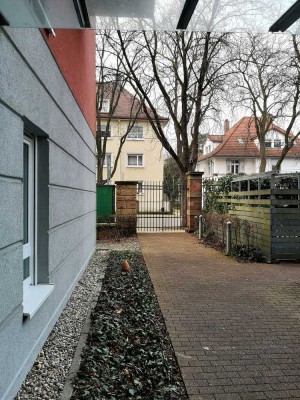 Moderne 2 Zimmer Wohnung am Park mit Loggia und Blick aufs Schloss