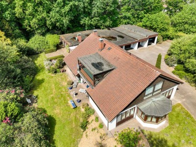 Exklusives großzügiges Einfamilienhaus mit Charakter in idyllischer Waldrandlage