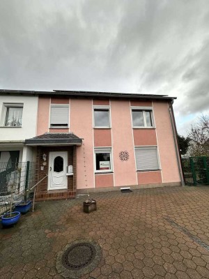 Charmante Doppelhaushälfte mit Wintergarten & großem Garten & PV Anlage – Ihr neues Zuhause wartet!