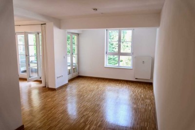 Helle und geräumige 3-Zimmer Wohnung direkt am Kurpark mit 2 Balkons