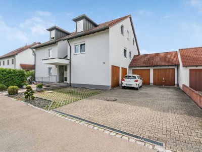 SOLIDE KAPITALANLAGE: GEPFLEGTES 6-PARTEIENHAUS MIT GARTENANTEILEN IN RUHIGER LAGE