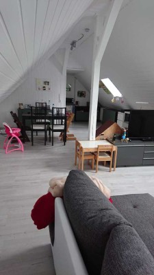 Attraktive 3-Zimmer-Dachgeschosswohnung mit Einbauküche in Besigheim