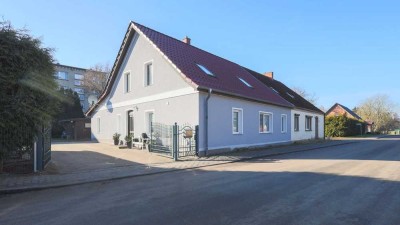 +Familien aufgepasst-Modernisiertes Haus mit 4 Zimmern und viel Nebengelass unweit von 17389 Anklam+