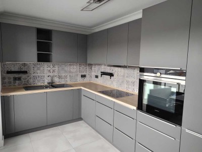 Exklusive 4-Zimmer-Wohnung mit EBK und Balkon in einem gepflegten Wohnkomplex.76676, Graben-Neudorf