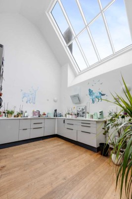 Altbau-Maisonette mit fantastischer Weitblick-Terrasse