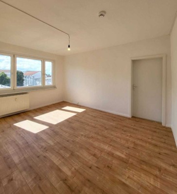 *Jetzt mieten & 2 Monate Kaltmietfrei wohnen* Sanierte 6-Raumwohnung + zwei Bäder + EBK als Option!