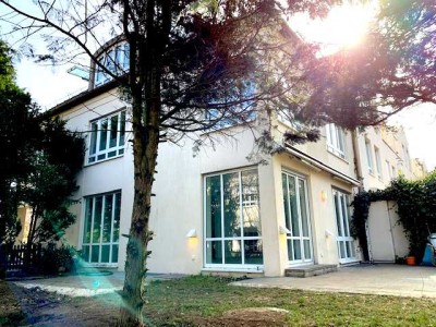 Bogenhausen-Zamilapark – modernes REH in grüner Toplage am Park mit See, Renovierung 2021