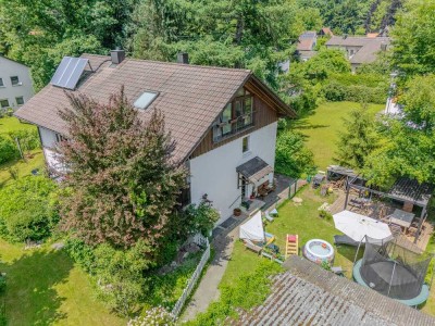 Familienfreundliche, renovierte Wohnung mit eigenem Garten