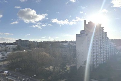 Zentrale Lage, einmalige Architektur und weitreichender Ausblick!