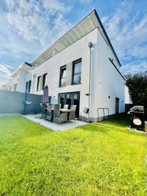 Schönes Reihenendhaus mit Dachterrasse und zwei PKW-Stellplätzen in naturnaher Lage Riedstadt-Goddel