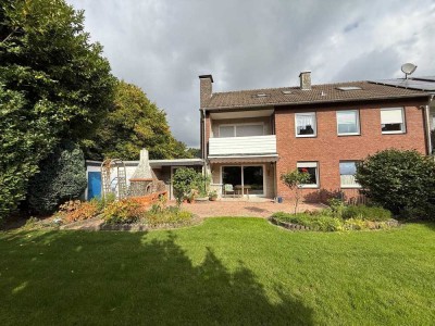 Haus mit zwei separaten Wohneinheiten; Zweifamilienhaus