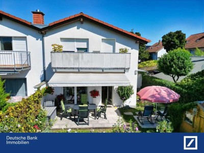 Ihr Traum vom Wohnen am Feldrand: Moderne DHH mit idyllischem Garten! Auch als Kapitalanlage geignet