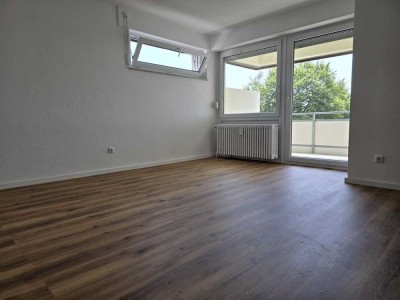 Renovierte, ruhige 2-Zi.-Wohnung mit überdachtem Südbalkon mit toller Aussicht ins Grüne - VHB