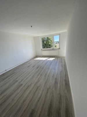 Gemütliche 2-Raumwohnung mit Balkon - In Renovierung