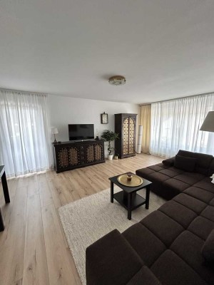 ☀️Wohnen am Waldrand – stilvolle, voll möblierte 2-Zimmer-Wohnung mit Balkon, Klimaanlage