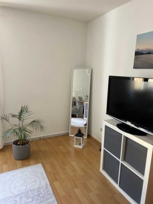 Helle möblierte Wohnung mit Balkon