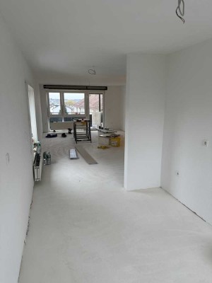 Neuwertig & zentral: Kernsanierte 3-Zimmer-Wohnung mit Balkon und Garage in Backnang