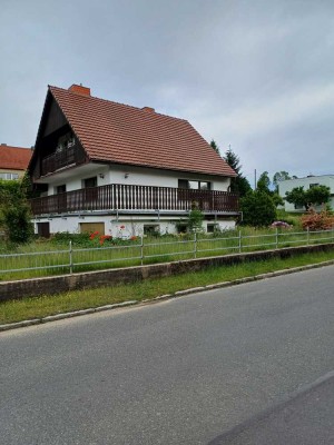 Einfamilienhaus mit Einliegerwohnung/Doppelgarage