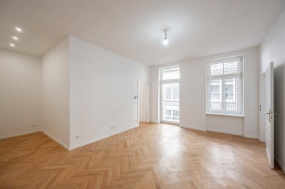 ++NEU++ Gepflegte 2-Zimmer Altbauwohnung mit Balkon in Bestlage! Hofruhelage!