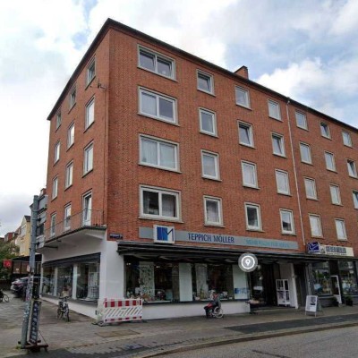 Holtenauer Straße: Schöne 4-Zimmer-Wohnung in zentraler Lage