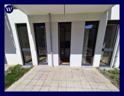 Wohnen mit Wohlfühlfaktor: 2 Zimmer mit Süd-Terrasse, WG geeignet, Einbauküche + modernes Duschbad