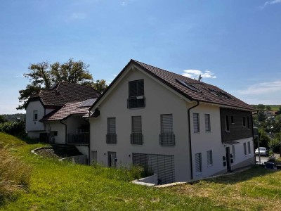 2,5-Zimmer-OG-Wohnung mit EBK+Loggia - Erdwärme+PV!