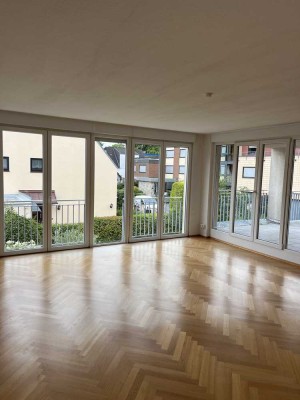 Traumhafte, helle 3-Zimmer-Wohnung mit Südwest-Balkon