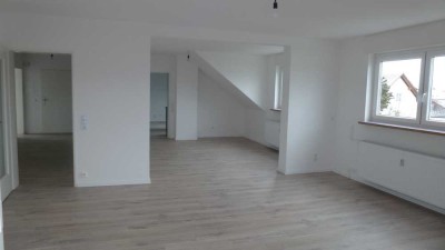 Schöne 4 Zimmer Dachgeschoßwohnung in Main-Taunus-Kreis