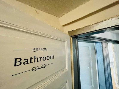 Wohnen am Marktplatz: Großzügige Altbauwohnung mit Charme in Toplage