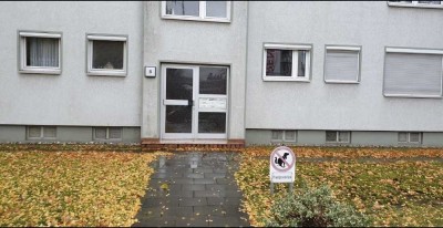 Schöne, zentral gelegene 3-Zimmer-Wohnung mit Balkon und Einbauküche in Moers