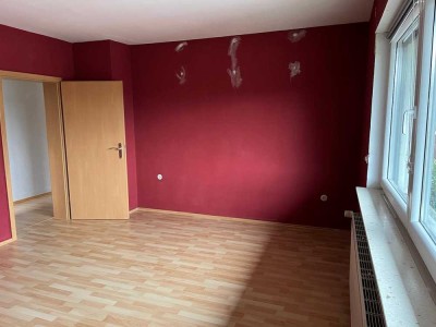 Schöne und gepflegte 2-Zimmer-Wohnung mit Balkon und EBK in Waldfischbach-Burgalben