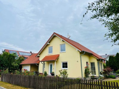 Ruheoase in Sontheim: Charmantes Haus mit großem Garten und moderner Ausstattung
