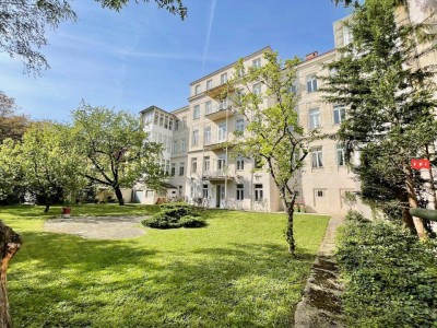Unbefristete 140m² Stilaltbaumiete mit verglaster Wintergartenveranda, Gartenblick u. historischen Kachelöfen