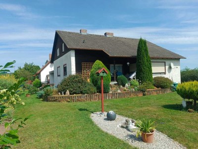 Ansprechende 5-Zimmer-Wohnung mit Terrasse und EBK in Rieden