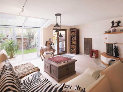Modernisiertes Reihenmittelhaus: Flexibles Wohnkonzept mit zwei Tiefgaragenstellplätzen