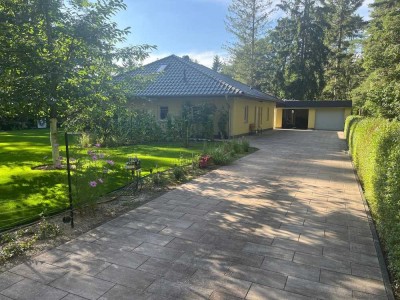 barrierefreies Einfamilienhaus mit Doppelgarage, Energiebedarf A