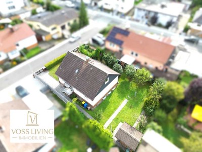 *Innen gerade saniert* Großes Einfamilienhaus in ruhiger Nachbarschaft  mit Terrasse, Garage, Garten