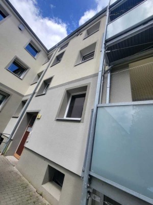 SEMMELHAACK: Erstbezug! Sanierte 4-Zimmer Wohnung mit Balkon!