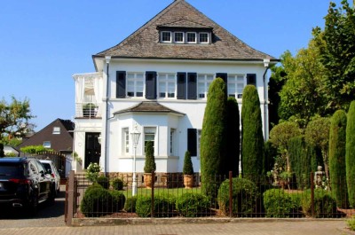 Repräsentative Stadtvilla mit malerischer Gartenanlage