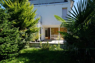 Geräumige, stilvolle 5-Zimmer-Terrassenwohnung mit Balkon und EBK in Nonnenhorn
