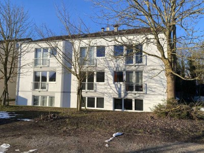 Gut geschnittenes, helles Apartment mit französischem Balkon