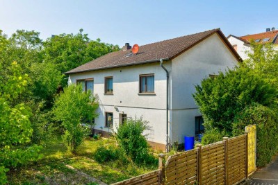 FREISTEHENDES ZWEIFAMILIENHAUS - HIER VEREINT SICH DAS BESTE AUS ZWEI WELTEN!