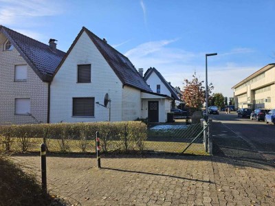 Top-Lage von Bielefeld-Quelle – Einfamilienhaus mit DHH-Charakter